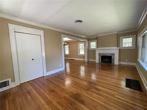 Living - 2244 Eugene Field Ave, Saint Joseph, MO 64505 photo 3 of 6