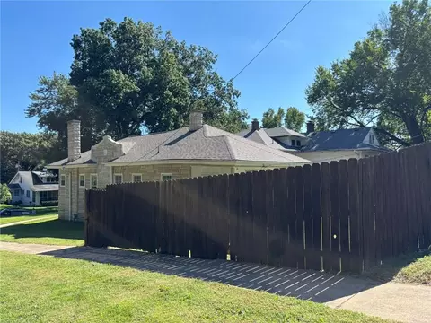 Exterior - 2244 Eugene Field Ave, Saint Joseph, MO 64505 photo 6 of 9