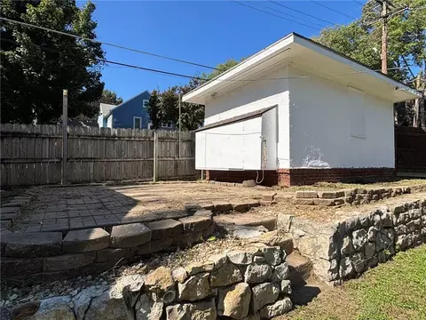 Exterior - 2244 Eugene Field Ave, Saint Joseph, MO 64505 photo 8 of 9
