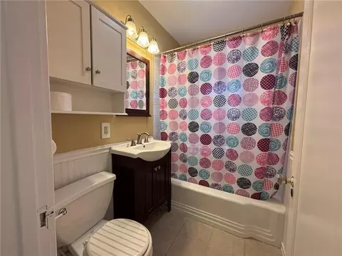 Bath - 2244 Eugene Field Ave, Saint Joseph, MO 64505 photo 1 of 1