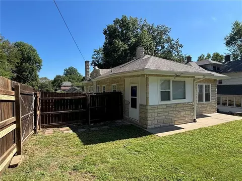 Exterior - 2244 Eugene Field Ave, Saint Joseph, MO 64505 photo 7 of 9