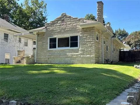 2244 Eugene Field Ave, Saint Joseph, MO 64505