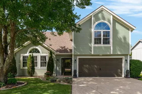 906 16th Ave, Greenwood, MO 64034