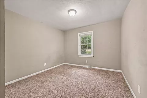 Bedroom - 2425 S Lees Summit Rd, Independence, MO 64055 photo 1 of 3
