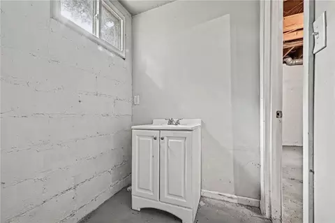 Bath - 2425 S Lees Summit Rd, Independence, MO 64055 photo 3 of 3