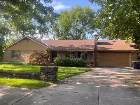 617 Brush Creek Blvd, Kansas City, MO 64110