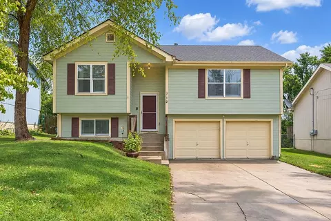 712 Rees St, Leavenworth, KS 66048
