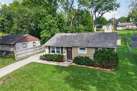 5319 N Woodland Ave, Kansas City, MO 64118