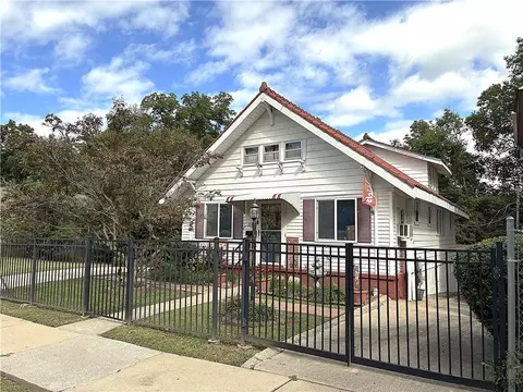 3525 Flora Ave, Kansas City, MO 64109