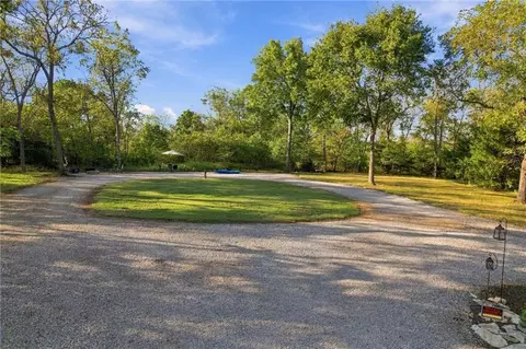 45 49 Locust Ln, Linn Valley, KS 66040