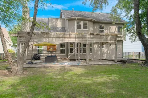 Exterior - 8533 Hall St, Lenexa, KS 66216 photo 8 of 9