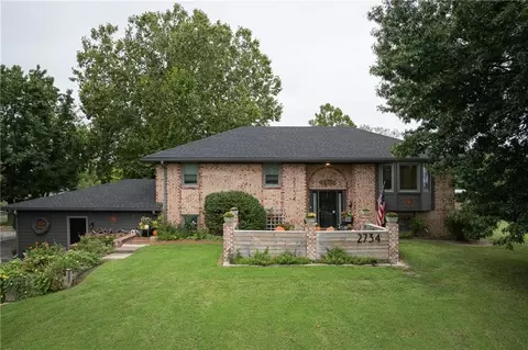 2734 N 99th St, Kansas City, KS 66109