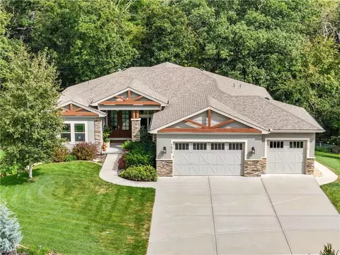 1472 Woodland Rd, Greenwood, MO 64034