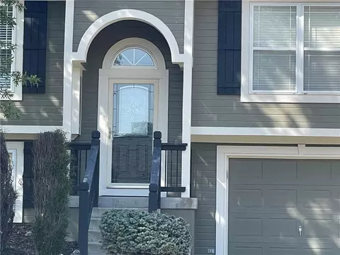 920 E 8th St Cir, Kearney, MO 64060 photo 4