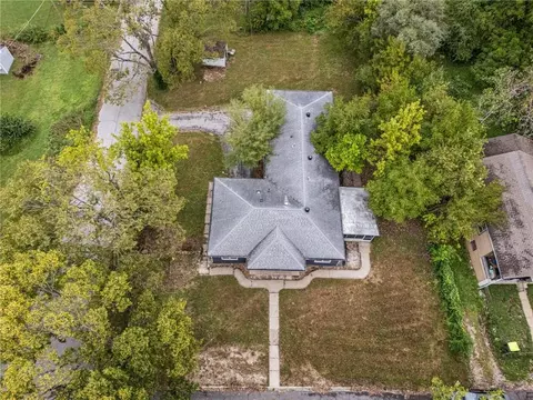View/Area - 11400 E 11th St, Independence, MO 64054 photo 1 of 2