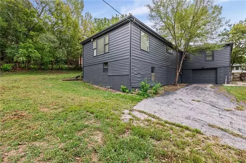 Exterior - 11400 E 11th St, Independence, MO 64054 photo 7 of 12