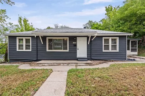 Exterior - 11400 E 11th St, Independence, MO 64054 photo 2 of 12