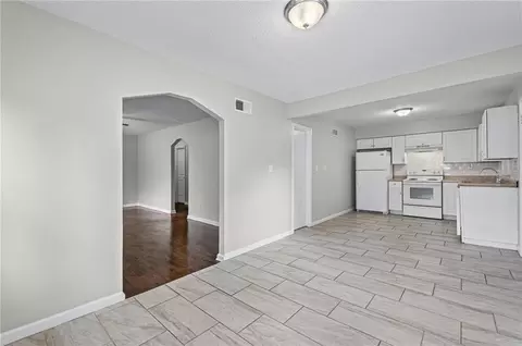 Entry Way - 11400 E 11th St, Independence, MO 64054 photo 1 of 3