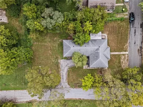 View/Area - 11400 E 11th St, Independence, MO 64054 photo 2 of 2