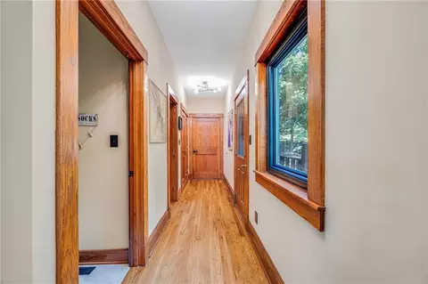 Entry Way - 2323 S Crenshaw Rd, Independence, MO 64057 photo 1 of 9