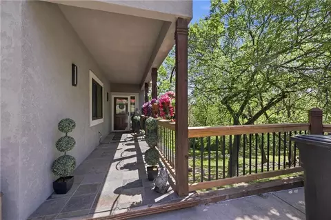 Exterior - 2323 S Crenshaw Rd, Independence, MO 64057 photo 1 of 6