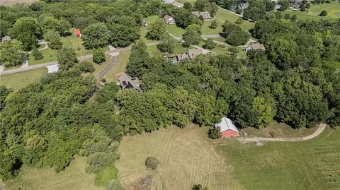 View/Area - 2323 S Crenshaw Rd, Independence, MO 64057 photo 4 of 5