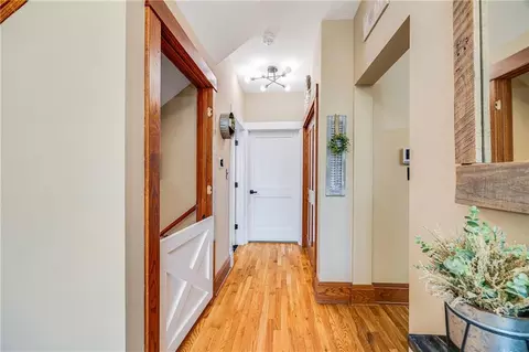 Entry Way - 2323 S Crenshaw Rd, Independence, MO 64057 photo 3 of 9
