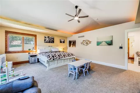 Bedroom - 2323 S Crenshaw Rd, Independence, MO 64057 photo 5 of 9