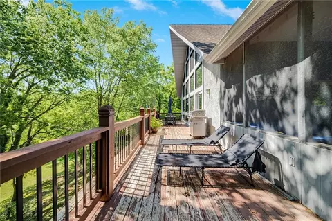 Exterior - 2323 S Crenshaw Rd, Independence, MO 64057 photo 3 of 6