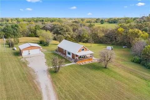 6312 Union Rd, Mclouth, KS 66054