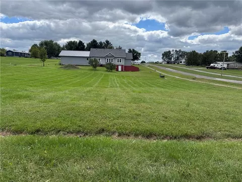 200 Oak St, Pattonsburg, MO 64670