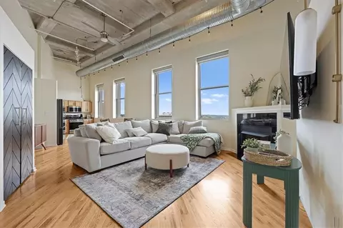 2107 Grand Blvd #1207, Kansas City, MO 64108