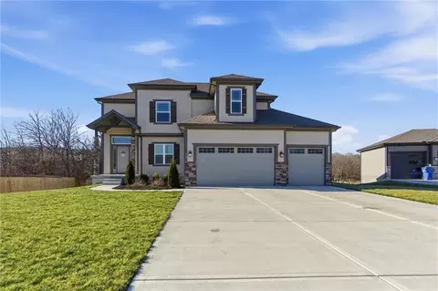 Exterior - 308 E Oak St, Lone Jack, MO 64070 photo 6 of 6
