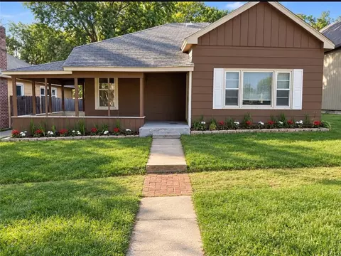316 Vine St, Leavenworth, KS 66048