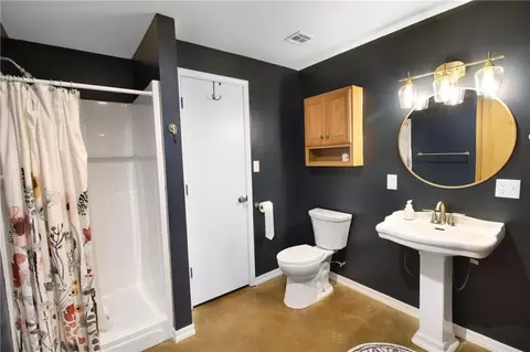 Bath - 588 21500 Rd, Cherryvale, KS 67335 photo 4 of 4