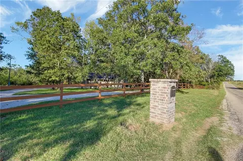 Exterior - 588 21500 Rd, Cherryvale, KS 67335 photo 2 of 13