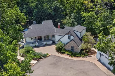 1558 N 600 Rd, Baldwin City, KS 66006