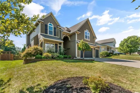 7913 W 155th Pl, Overland Park, KS 66223