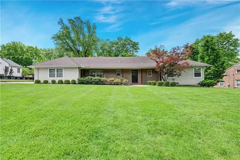 1227 W 66 St, Kansas City, MO 64113