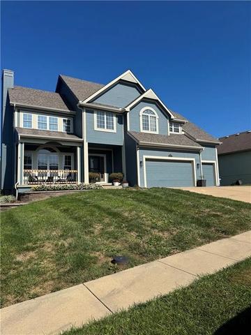 806 Cherry Ln, Smithville, MO 64089