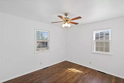 Bedroom - 3916 S Spring St, Independence, MO 64055 photo 4 of 10