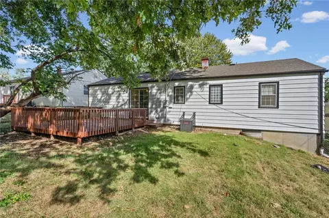 Exterior - 3916 S Spring St, Independence, MO 64055 photo 6 of 7
