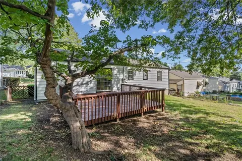 Exterior - 3916 S Spring St, Independence, MO 64055 photo 4 of 7