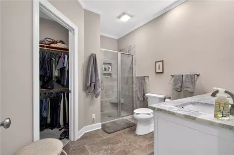 Bath - 623 Carriage Ct, Nevada, MO 64772 photo 2 of 4