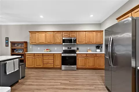 Kitchen - 623 Carriage Ct, Nevada, MO 64772 photo 5 of 6