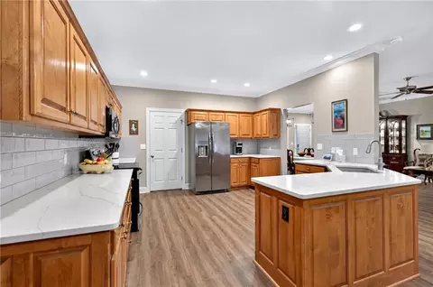 Kitchen - 623 Carriage Ct, Nevada, MO 64772 photo 3 of 6