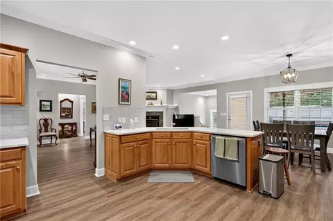 Kitchen - 623 Carriage Ct, Nevada, MO 64772 photo 4 of 6