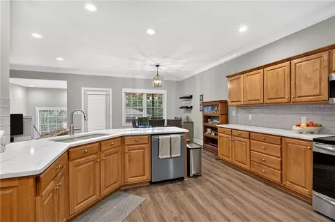 Kitchen - 623 Carriage Ct, Nevada, MO 64772 photo 6 of 6