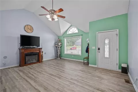 Living - 3503 Easy St, Saint Joseph, MO 64503 photo 2 of 2