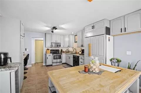 Kitchen - 3503 Easy St, Saint Joseph, MO 64503 photo 2 of 4